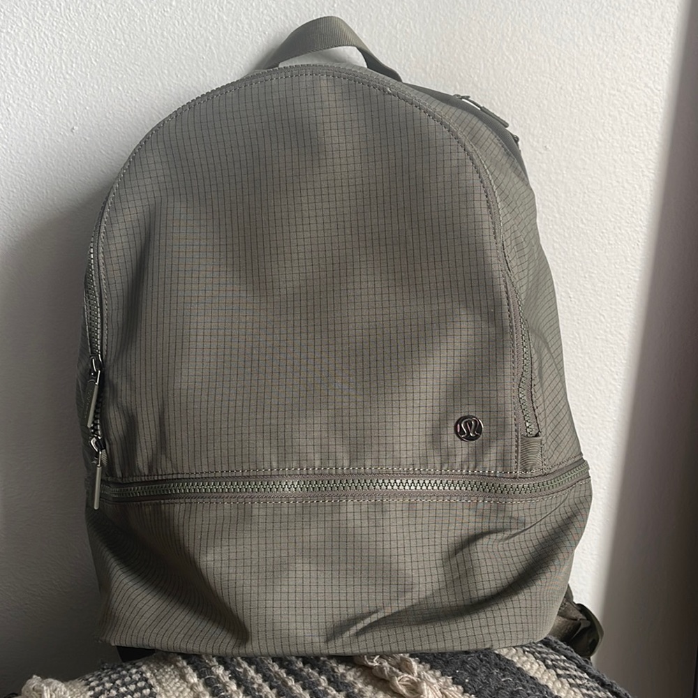 Lululemon City Adventurer Bag